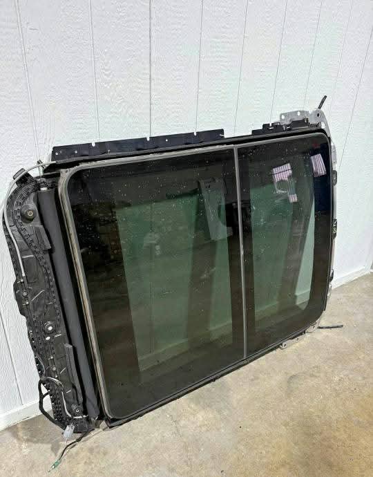 2021-2025 Ford F150 panoramic Sunroof