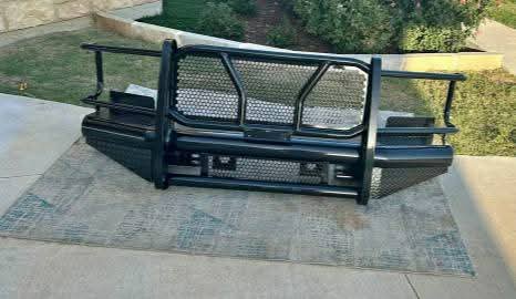 2005-2007 Ford F250 / F350 brand new front bumper full replacement similar to ranch hand